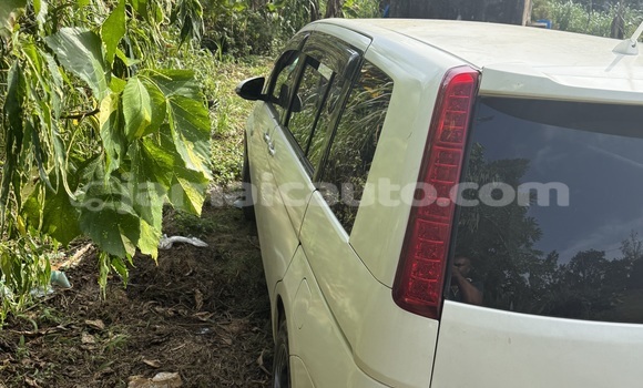 Acheter Occasion Voiture Toyota ISis Blanc à Mandeville, Manchester Acheter Occasion Voiture Toyota ISis Blanc à Mandeville, Manchester