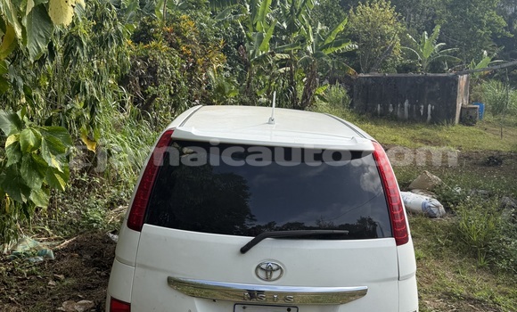 Acheter Occasion Voiture Toyota ISis Blanc à Mandeville, Manchester Acheter Occasion Voiture Toyota ISis Blanc à Mandeville, Manchester