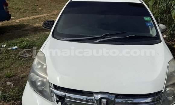 Acheter Occasion Voiture Toyota ISis Blanc à Mandeville, Manchester Acheter Occasion Voiture Toyota ISis Blanc à Mandeville, Manchester