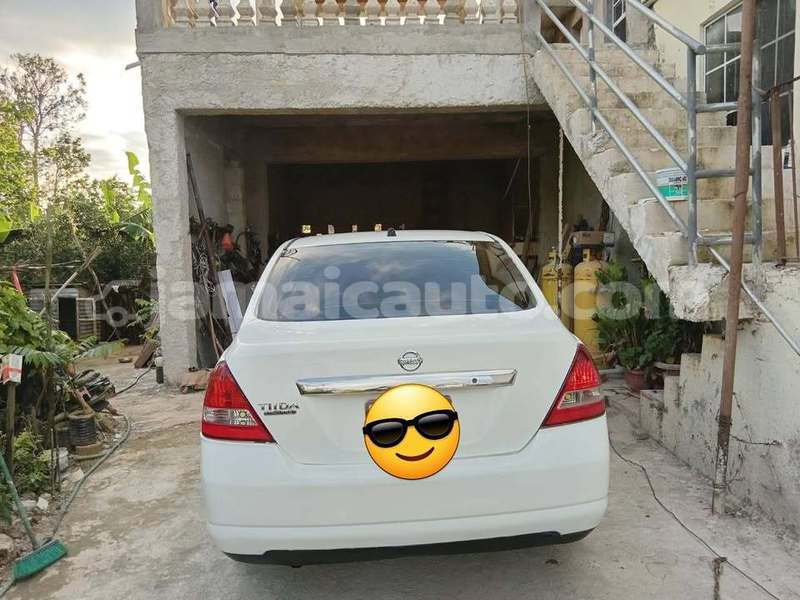 Big with watermark nissan tiida manchester mandeville 5292