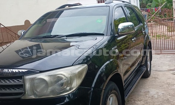 Buy Used Toyota Fortuner Black Car in May Pen in Clarendon Buy Used Toyota Fortuner Black Car in May Pen in Clarendon