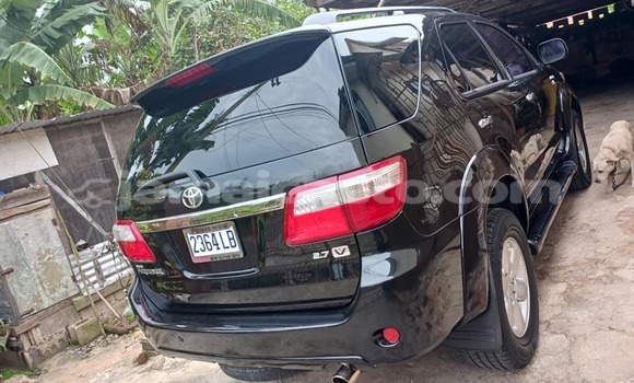 Buy Used Toyota Fortuner Black Car in May Pen in Clarendon Buy Used Toyota Fortuner Black Car in May Pen in Clarendon