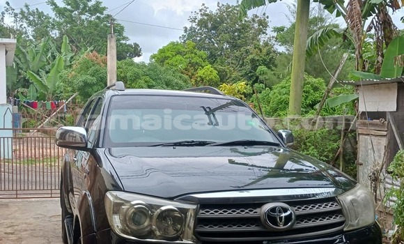 Buy Used Toyota Fortuner Black Car in May Pen in Clarendon Buy Used Toyota Fortuner Black Car in May Pen in Clarendon