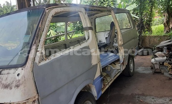 Buy Used Toyota Hiace White Car in May Pen in Clarendon Buy Used Toyota Hiace White Car in May Pen in Clarendon