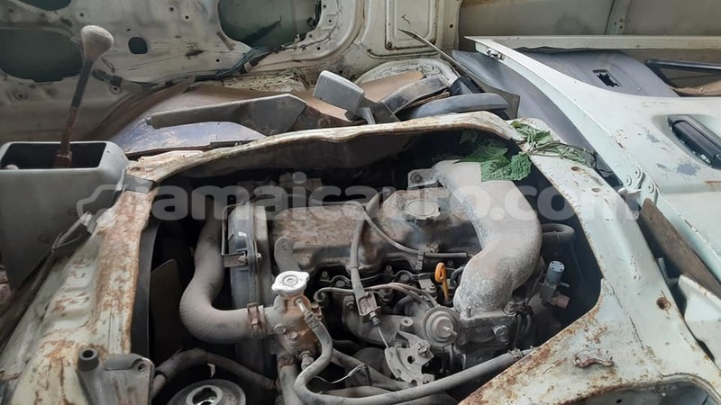 Big with watermark toyota hiace clarendon may pen 5302