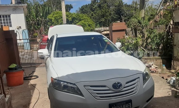 Buy Used Toyota Camry White Car in Lucea in Hanover Buy Used Toyota Camry White Car in Lucea in Hanover