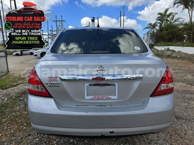 Big with watermark nissan tiida clarendon import dubai 5314