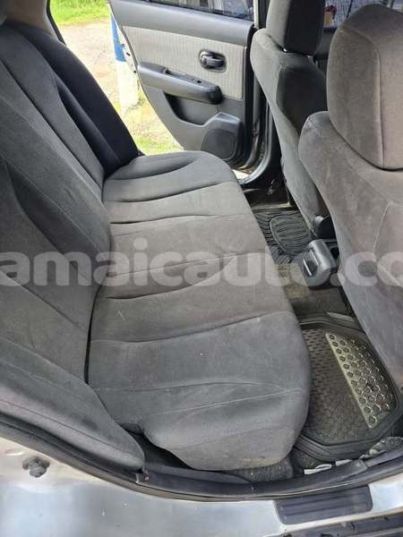 Big with watermark nissan tiida clarendon import dubai 5314