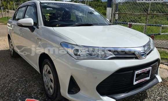 Buy Used Toyota Axio White Car in Savanna la Mar in Westmoreland Buy Used Toyota Axio White Car in Savanna la Mar in Westmoreland