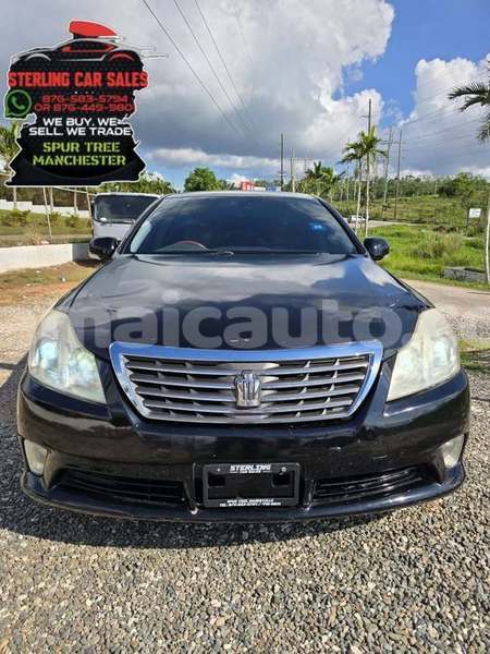 Big with watermark toyota crown clarendon import dubai 5321