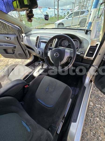 Big with watermark nissan wingroad clarendon import dubai 5326