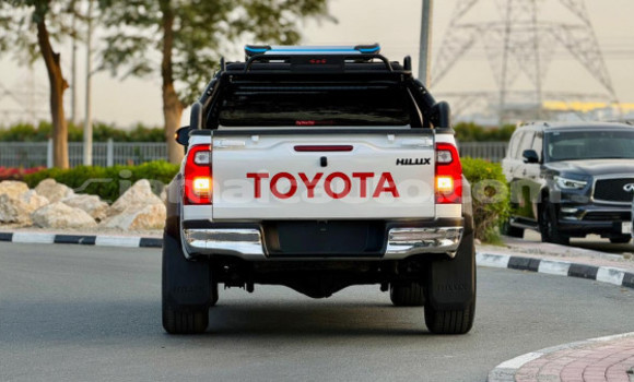 Buy Used Toyota Hilux White Car in Import - Dubai in Clarendon Buy Used Toyota Hilux White Car in Import - Dubai in Clarendon