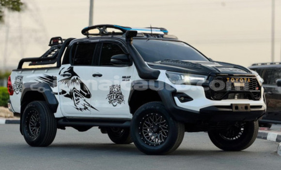 Buy Used Toyota Hilux White Car in Import - Dubai in Clarendon Buy Used Toyota Hilux White Car in Import - Dubai in Clarendon