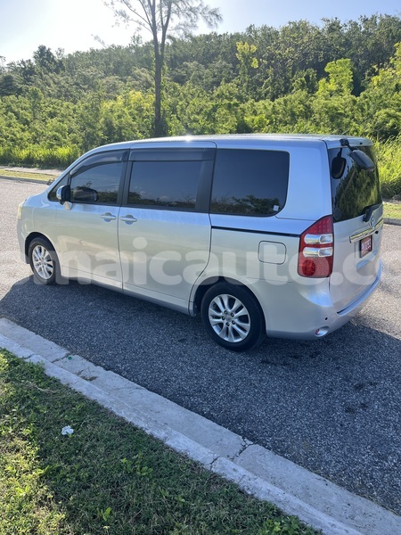 Big with watermark toyota noah trelawney falmouth 5338