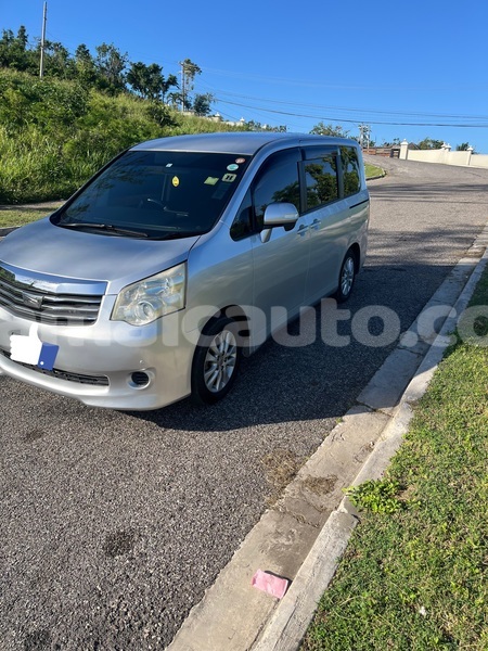 Big with watermark toyota noah trelawney falmouth 5338