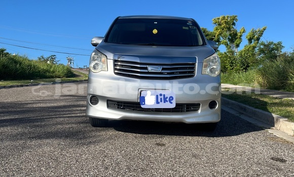 Buy Used Toyota Noah Silver Car in Falmouth in Trelawney Buy Used Toyota Noah Silver Car in Falmouth in Trelawney