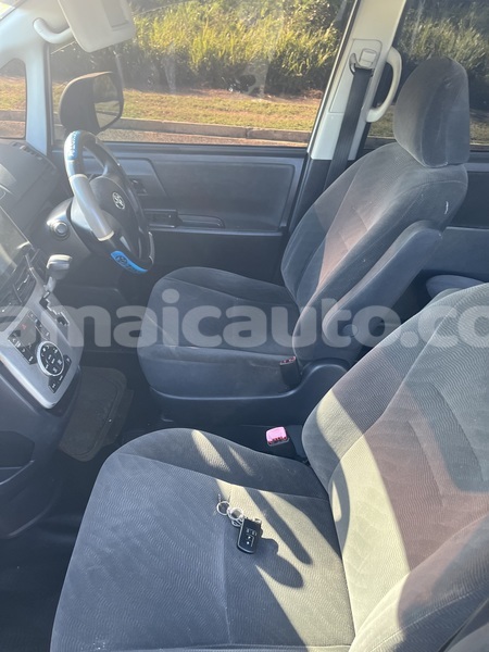 Big with watermark toyota noah trelawney falmouth 5338