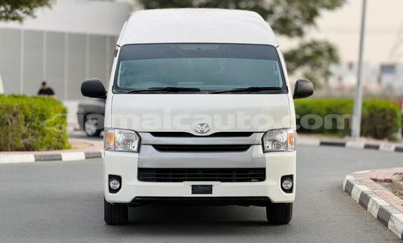 Buy Used Toyota Hiace White Car in Import - Dubai in Clarendon