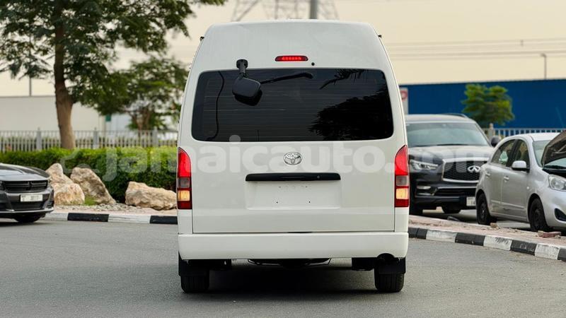 Big with watermark toyota hiace clarendon import dubai 5340