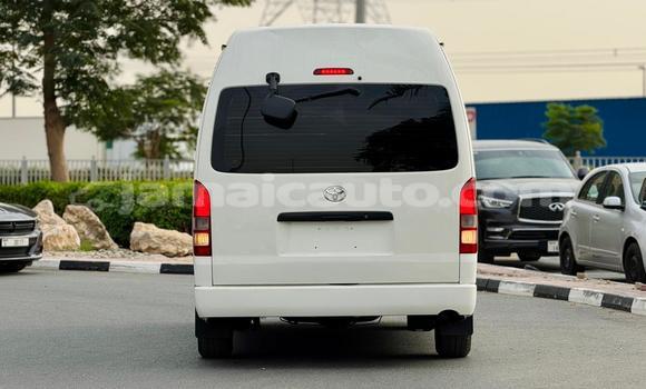 Buy Used Toyota Hiace White Car in Import - Dubai in Clarendon Buy Used Toyota Hiace White Car in Import - Dubai in Clarendon