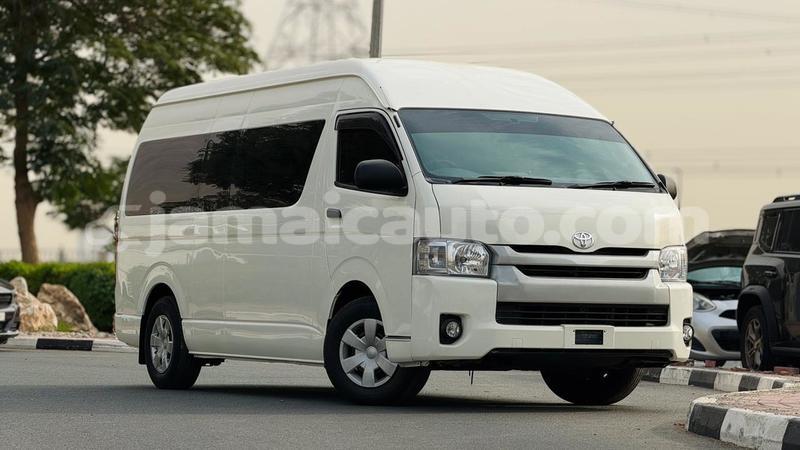 Big with watermark toyota hiace clarendon import dubai 5340