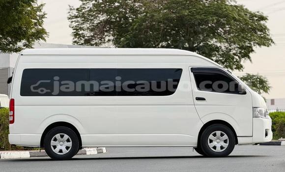 Buy Used Toyota Hiace White Car in Import - Dubai in Clarendon Buy Used Toyota Hiace White Car in Import - Dubai in Clarendon