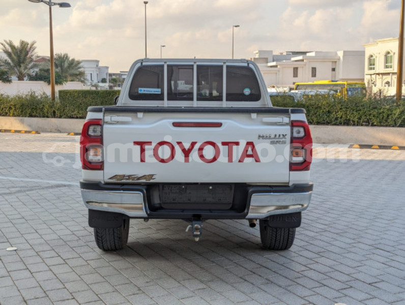 Big with watermark toyota hilux clarendon import dubai 5349