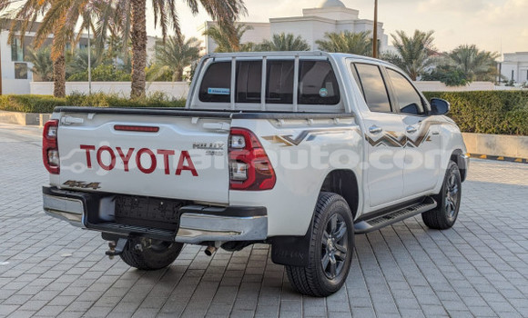 Buy Used Toyota Hilux White Car in Import - Dubai in Clarendon Buy Used Toyota Hilux White Car in Import - Dubai in Clarendon