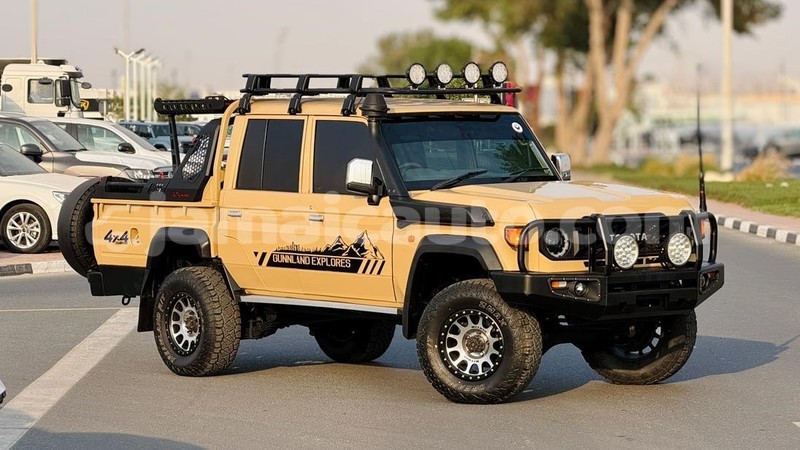 Big with watermark toyota land cruiser clarendon import dubai 5350