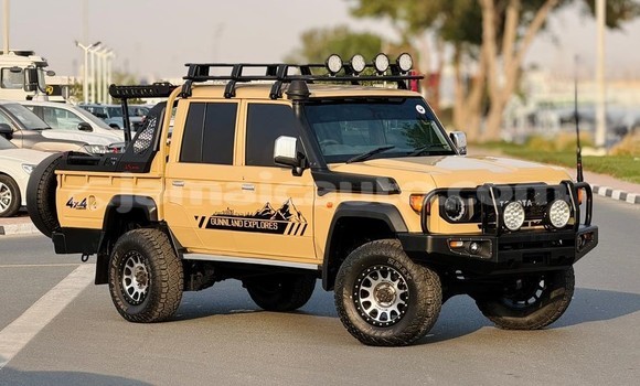 Buy Used Toyota Land Cruiser Beige Car in Import - Dubai in Clarendon Buy Used Toyota Land Cruiser Beige Car in Import - Dubai in Clarendon