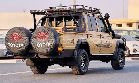 Buy Used Toyota Land Cruiser Beige Car in Import - Dubai in Clarendon Buy Used Toyota Land Cruiser Beige Car in Import - Dubai in Clarendon
