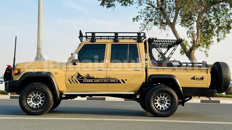 Big with watermark toyota land cruiser clarendon import dubai 5350