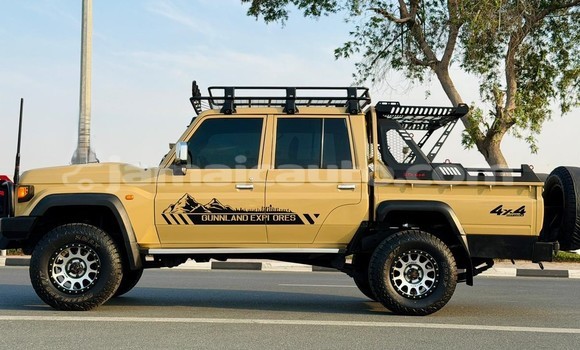 Buy Used Toyota Land Cruiser Beige Car in Import - Dubai in Clarendon Buy Used Toyota Land Cruiser Beige Car in Import - Dubai in Clarendon