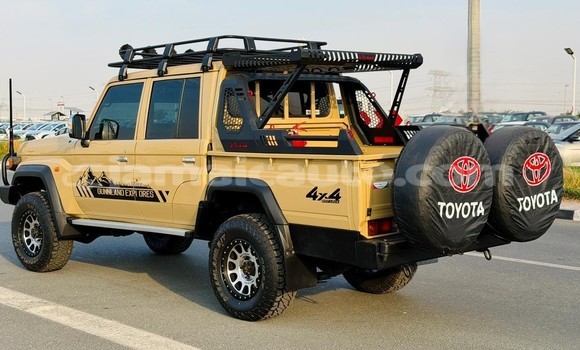 Buy Used Toyota Land Cruiser Beige Car in Import - Dubai in Clarendon Buy Used Toyota Land Cruiser Beige Car in Import - Dubai in Clarendon