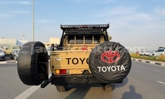 Buy Used Toyota Land Cruiser Beige Car in Import - Dubai in Clarendon Buy Used Toyota Land Cruiser Beige Car in Import - Dubai in Clarendon