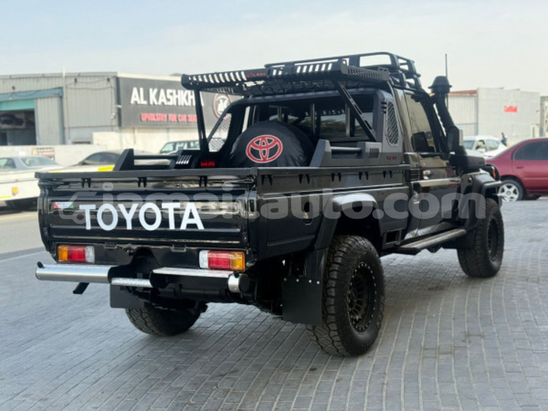 Big with watermark toyota land cruiser clarendon import dubai 5351