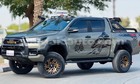 Buy Used Toyota Hilux Silver Car in Import - Dubai in Clarendon Buy Used Toyota Hilux Silver Car in Import - Dubai in Clarendon