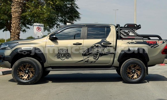 Buy Used Toyota Hilux Silver Car in Import - Dubai in Clarendon Buy Used Toyota Hilux Silver Car in Import - Dubai in Clarendon