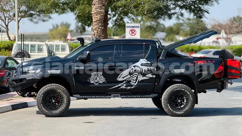 Big with watermark toyota hilux clarendon import dubai 5356