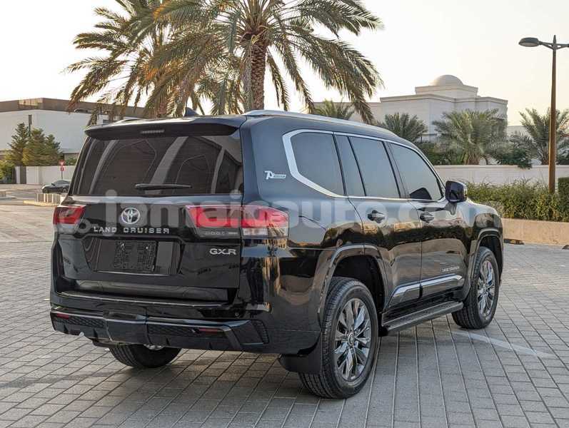 Big with watermark toyota land cruiser clarendon import dubai 5358