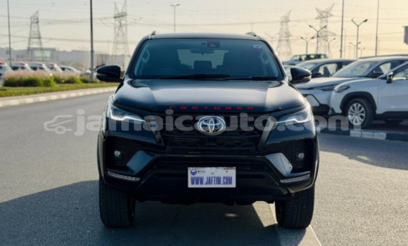 Buy Used Toyota Fortuner Black Car in Import - Dubai in Clarendon