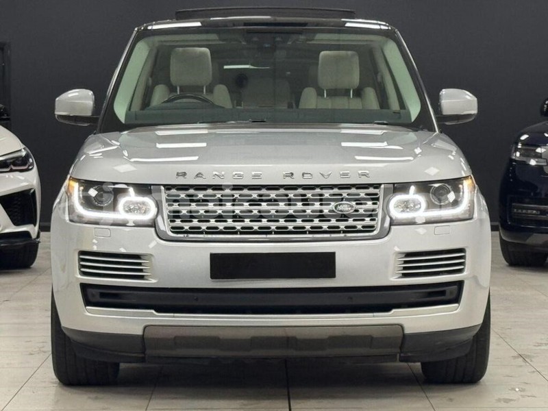 Big with watermark land rover range rover vogue clarendon import dubai 5360