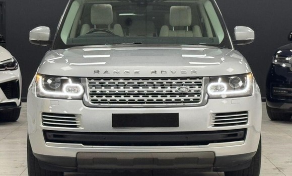 Buy Used Land Rover Range Rover Vogue White Car in Import - Dubai in Clarendon