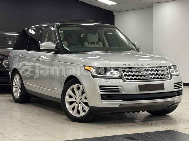 Big with watermark land rover range rover vogue clarendon import dubai 5360