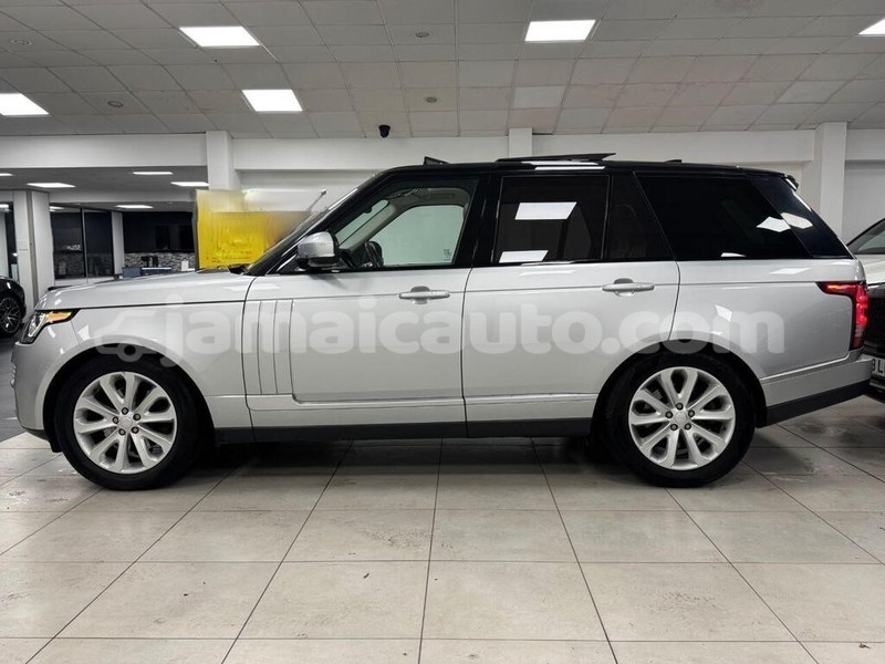 Big with watermark land rover range rover vogue clarendon import dubai 5360