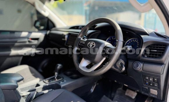 Buy Used Toyota Hilux White Car in Import - Dubai in Clarendon Buy Used Toyota Hilux White Car in Import - Dubai in Clarendon