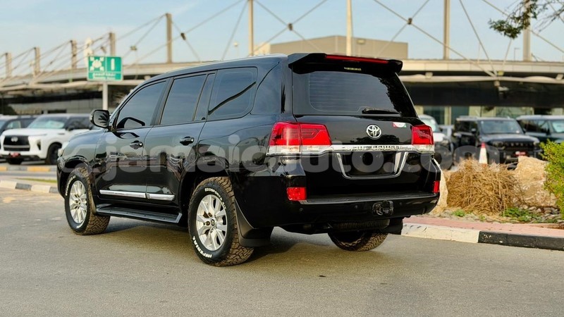 Big with watermark toyota land cruiser clarendon import dubai 5367