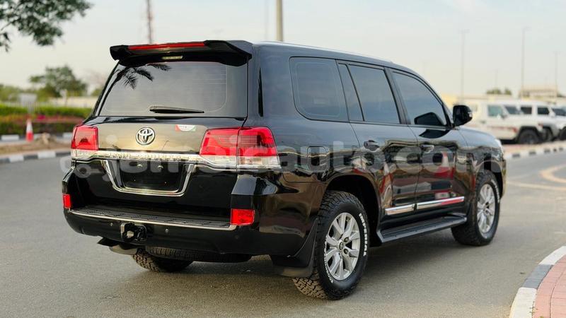 Big with watermark toyota land cruiser clarendon import dubai 5367