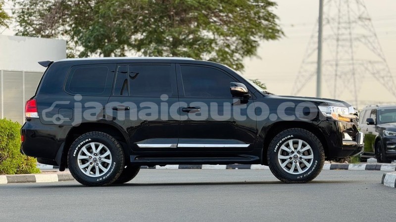 Big with watermark toyota land cruiser clarendon import dubai 5367