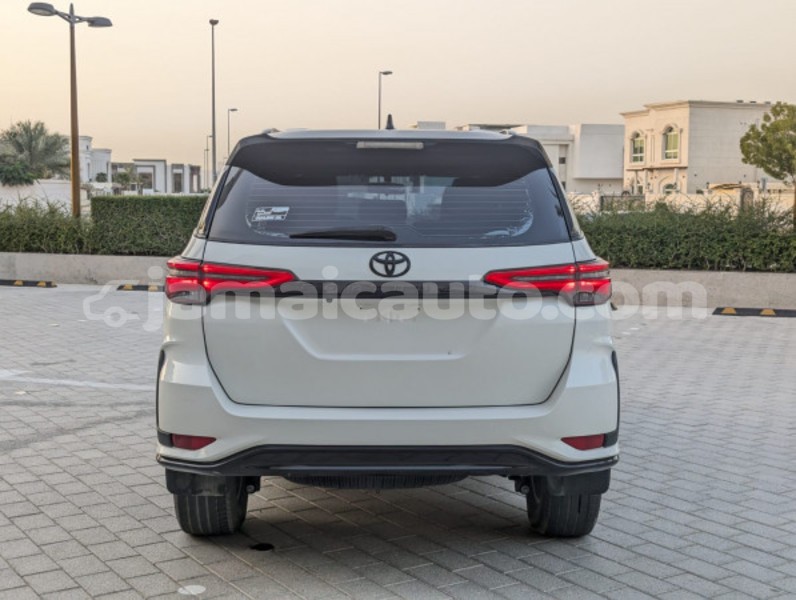 Big with watermark toyota fortuner clarendon import dubai 5369